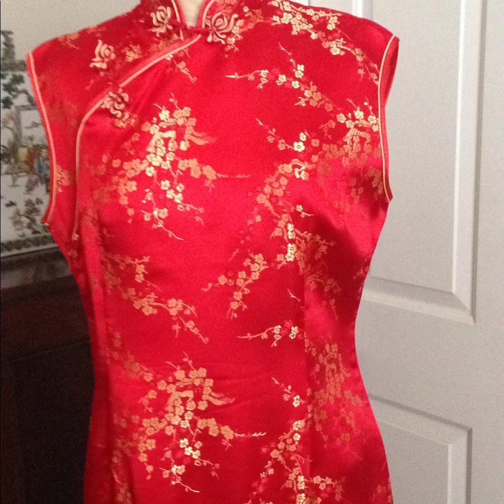 A very beautiful Chinese Traditional Wedding Dress